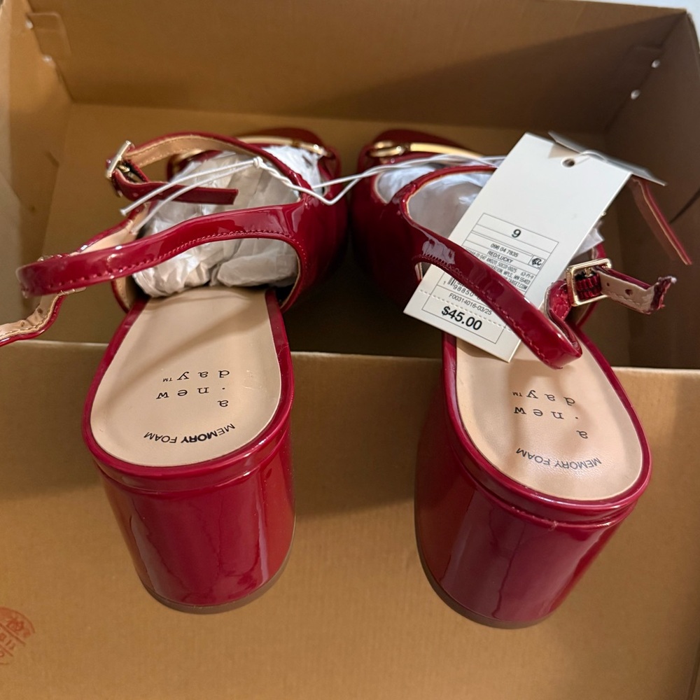 a-new day - Women’s Red Lucky Heals Square with Gold Buckle, Memory Foam - Picture 3 of 5